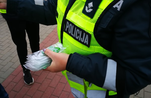 Jonavoje surengta akcija skirta Pasaulinei dienai žuvusiems eismo įvykiuose atminti