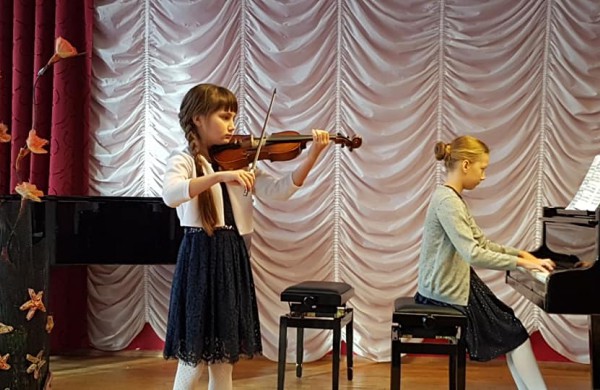 Jaunaisiais Jonavos talentais žavėjosi kultūros programų rėmėjai iš Suomijos