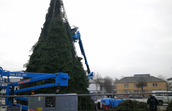 Į dangų stiebiasi pagrindinė miesto puošmena