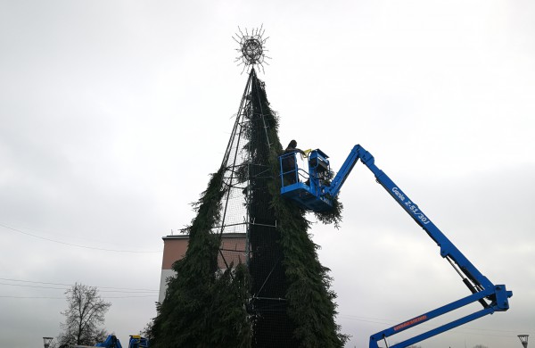 Į dangų stiebiasi pagrindinė miesto puošmena