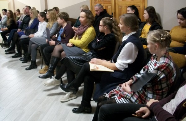 Poezijos gerbėjų bendruomenėje daugėja