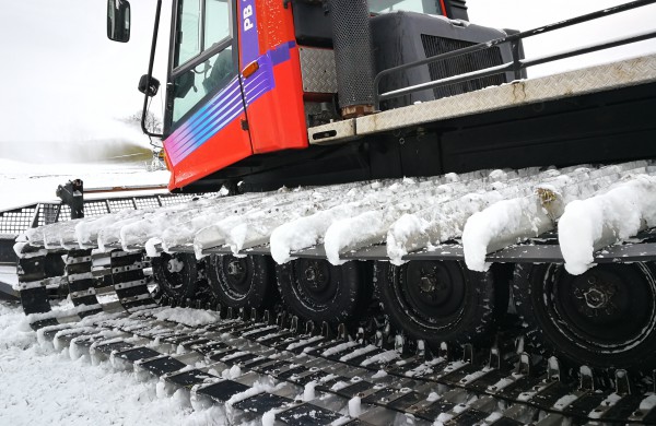 Sniego patrankos jau dirba, tačiau apgadinti kelto trasos lynai