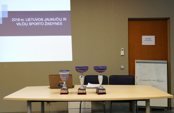 Pelnyti prizai įteikti treneriams ir sportininkams