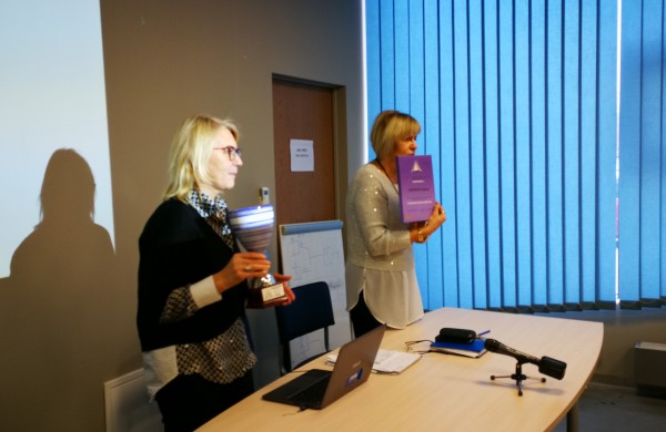 Pelnyti prizai įteikti treneriams ir sportininkams