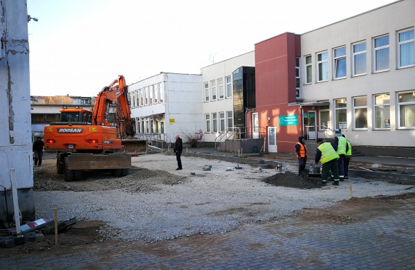 Darbus sutrikdė šiluminės trasos avarija