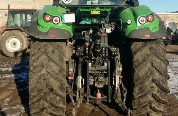 Tęsiamas ikiteisminis tyrimas dėl galimai vogtų traktorių atvedė į Kėdainius  