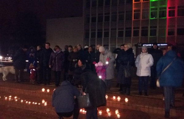 Jonava uždegė žvakes “reformai”