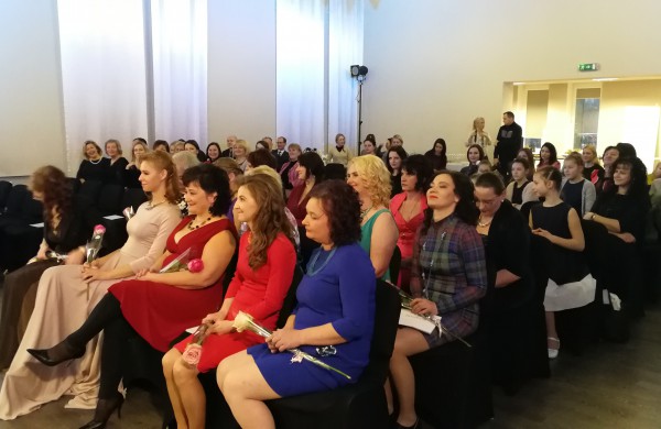 Akcijos „Padovanok suknelę“ kulminacinis renginys