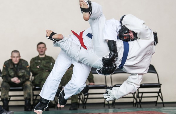 Lietuvos kariuomenės atkūrimui paminėti – karinės kovinės savigynos turnyras Jonavoje