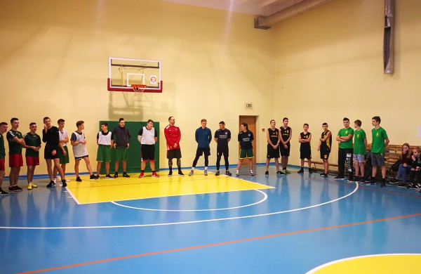 Kalėdinis – draugiškas krepšinio turnyras „Pažinkime vieni kitus“