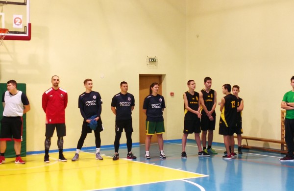 Kalėdinis – draugiškas krepšinio turnyras „Pažinkime vieni kitus“