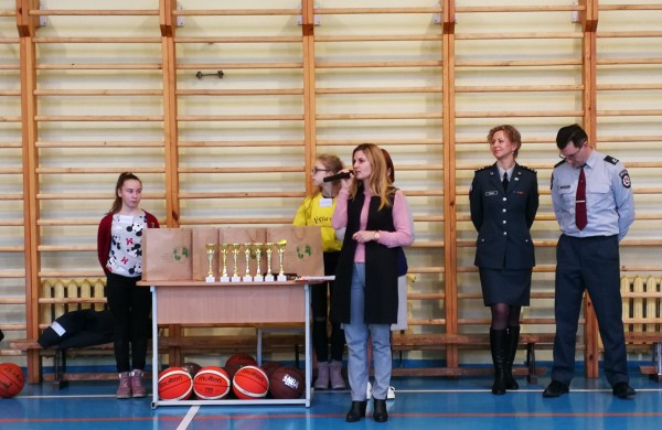 Kalėdinis – draugiškas krepšinio turnyras „Pažinkime vieni kitus“