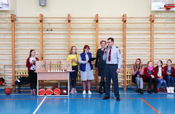 Kalėdinis – draugiškas krepšinio turnyras „Pažinkime vieni kitus“