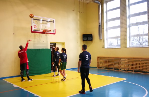 Kalėdinis – draugiškas krepšinio turnyras „Pažinkime vieni kitus“