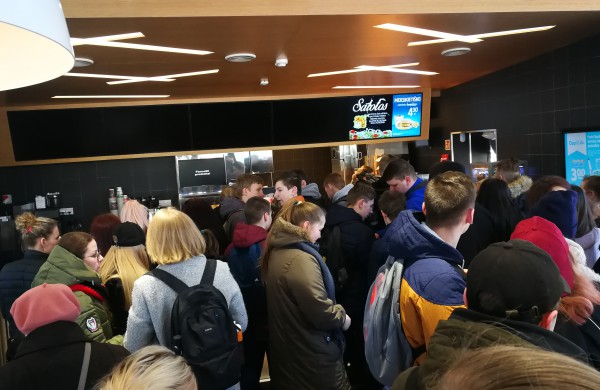 Hesburger atidarymas sudomino ir jaunimą, ir senjorus