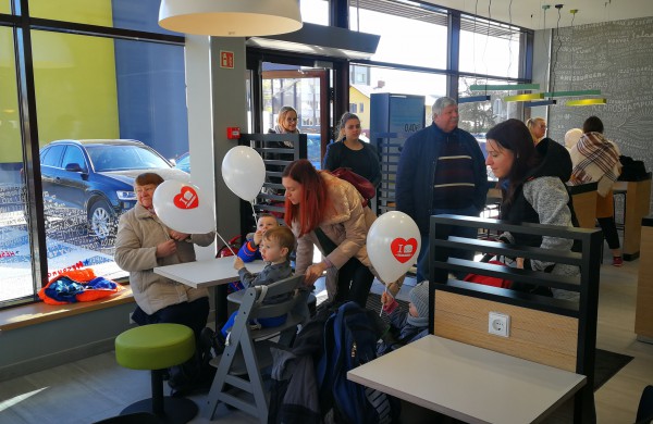 Hesburger atidarymas sudomino ir jaunimą, ir senjorus