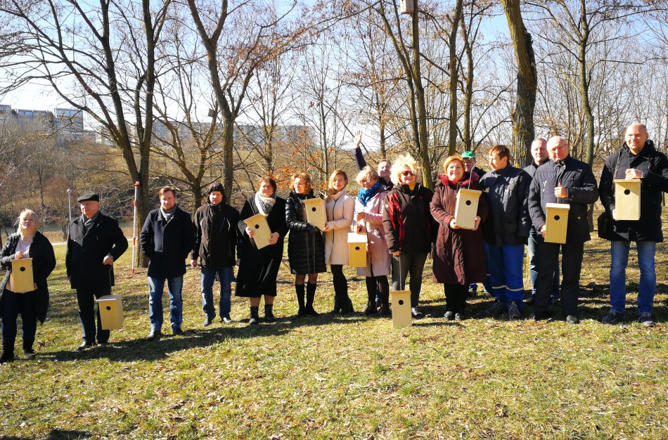 Dešimt varnėnų šeimų džiaugsis naujais namais