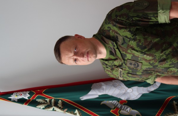 Nusimetę uniformas: Mechanizuotosios pėstininkų brigados „Geležinis Vilkas“ štabo viršininkas plk. ltn. Aurelijus Motiejūnas: „Bendravimas per kardą leidžia geriau pažinti žmones ir kitų šalių kultūrą“