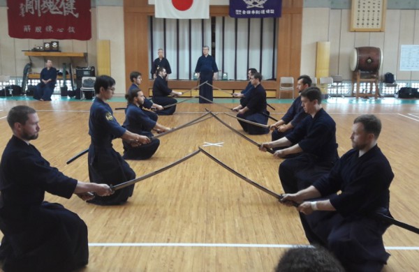 Nusimetę uniformas: Mechanizuotosios pėstininkų brigados „Geležinis Vilkas“ štabo viršininkas plk. ltn. Aurelijus Motiejūnas: „Bendravimas per kardą leidžia geriau pažinti žmones ir kitų šalių kultūrą“