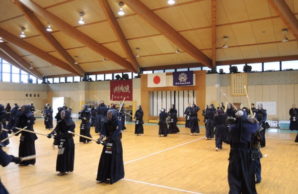 Nusimetę uniformas: Mechanizuotosios pėstininkų brigados „Geležinis Vilkas“ štabo viršininkas plk. ltn. Aurelijus Motiejūnas: „Bendravimas per kardą leidžia geriau pažinti žmones ir kitų šalių kultūrą“