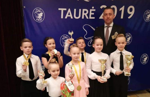 Puikūs "Bonus" šokėjų savaitgalio rezultatai 