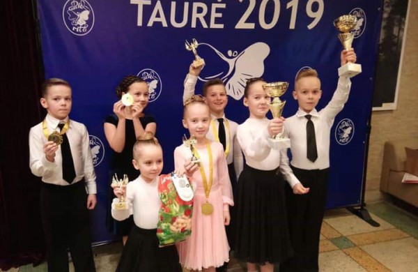 Puikūs "Bonus" šokėjų savaitgalio rezultatai 