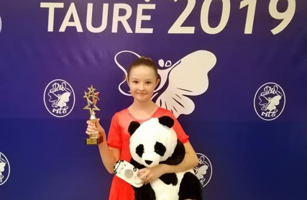 Šokių kolektyvas „Vėtra“ - šokis tai magija