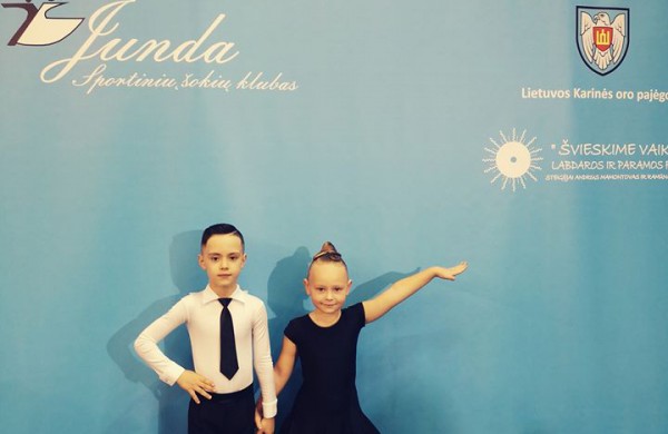 Šokių kolektyvas „Vėtra“ - šokis tai magija