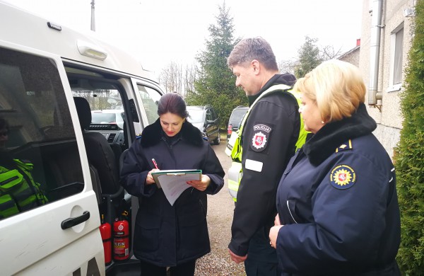 Tikrinama, ar nesikartoja smurto atvejai šeimose