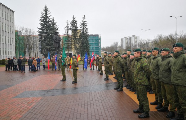 Minime 15-ąsias įstojimo į NATO metines