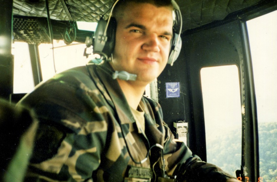 Nuo 1991 metų tarnybą Lietuvos kariuomenėje pradėjęs ir NATO štabuose tarnavęs plk. ltn. Ričardas Dumbliauskas: „Lietuvos kariai moka gerbti realybę ir nepasiduoti iliuzijoms“