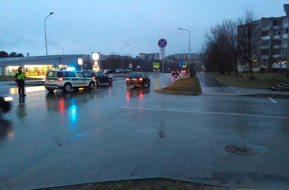 Nustatytas eismo įvykį sukėlęs ir pasišalinęs taksi vairuotojas  