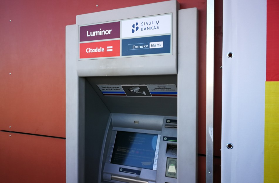 Nuo vasaros nebeliks „Danske Bank” bankomatų