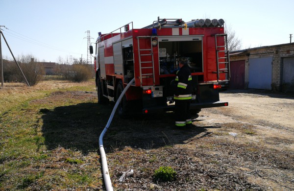 Geležinkelio kalno papėdėje išdegė apie 5 ha žemės