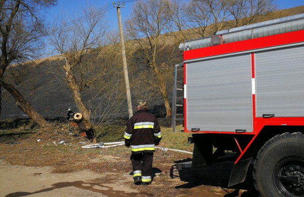 Geležinkelio kalno papėdėje išdegė apie 5 ha žemės