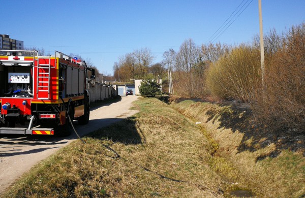 Geležinkelio kalno papėdėje išdegė apie 5 ha žemės