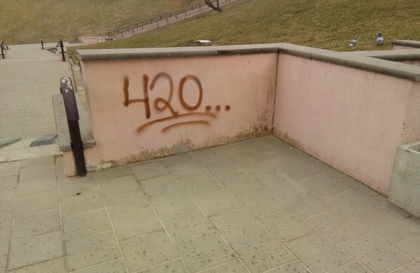 Grafiti padaryta žala apie 1000 eurų – ar kas atlygins nuostolius?