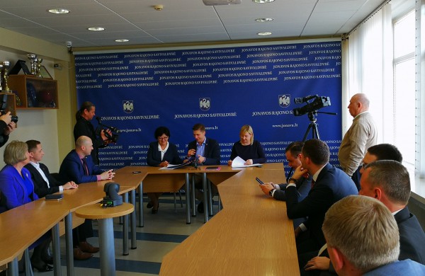 Pasirašyta koalicijos sutartis – viešinama keturių metų programa