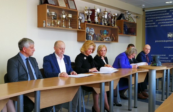 Pasirašyta koalicijos sutartis – viešinama keturių metų programa