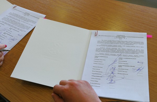 Pasirašyta koalicijos sutartis – viešinama keturių metų programa