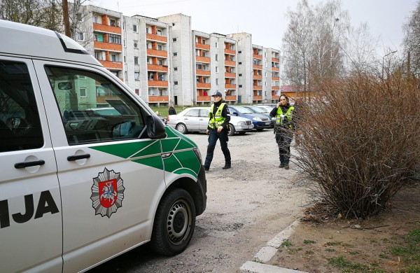 Neblaivi ruklietė  „šokdino“ pagalbos tarnybas