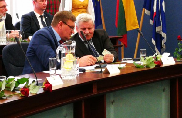 Oficialu: Jonava turi naują valdžią – prisiekė Tarybos nariai ir meras