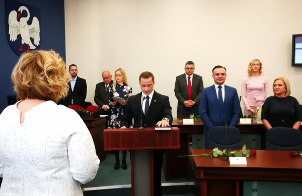 Oficialu: Jonava turi naują valdžią – prisiekė Tarybos nariai ir meras