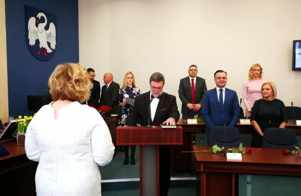 Oficialu: Jonava turi naują valdžią – prisiekė Tarybos nariai ir meras