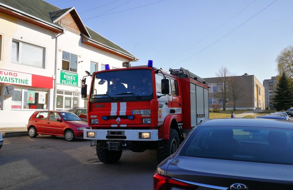 Ar patikite kaimynams atsarginį raktą nuo buto?