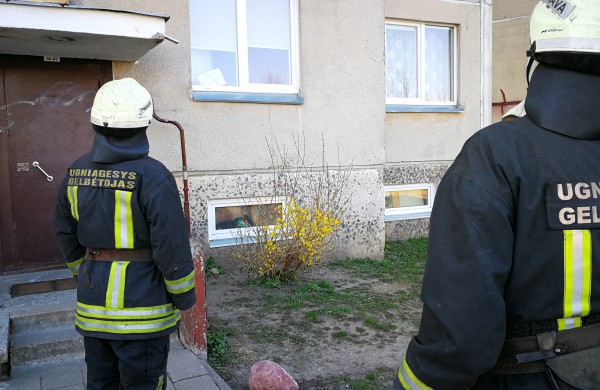 Ar patikite kaimynams atsarginį raktą nuo buto?