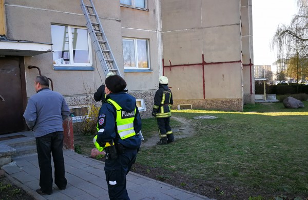 Ar patikite kaimynams atsarginį raktą nuo buto?