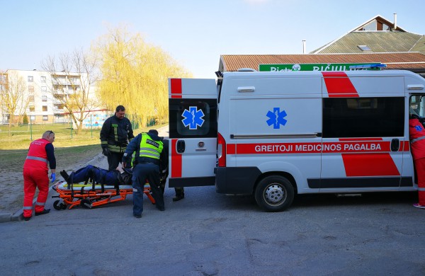 Ar patikite kaimynams atsarginį raktą nuo buto?