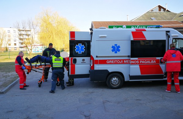 Ar patikite kaimynams atsarginį raktą nuo buto?