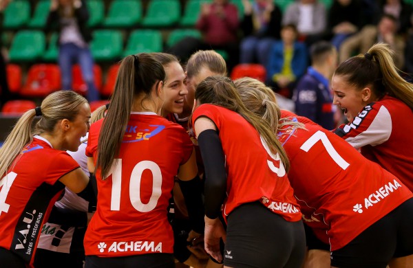 "Rio-Starto" tinklininkams ir "Aušrinės-KKSC" merginoms – Lietuvos čempionato bronzos medaliai